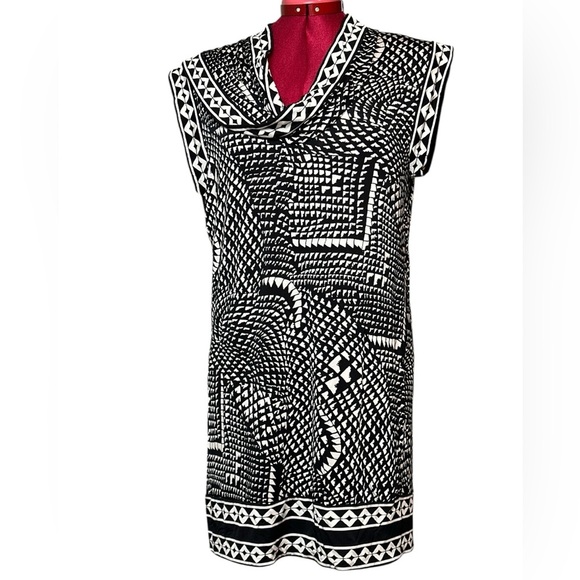 BCBGMAXAZRIA rayon spandex sleeveless pull on dress asymetrical collar - Picture 2 of 9